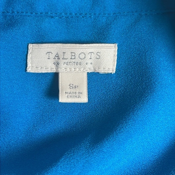Talbots Petite V-Neck Button Down 100% Polyester Long Sleeve Shirt Size SP - Picture 3 of 4